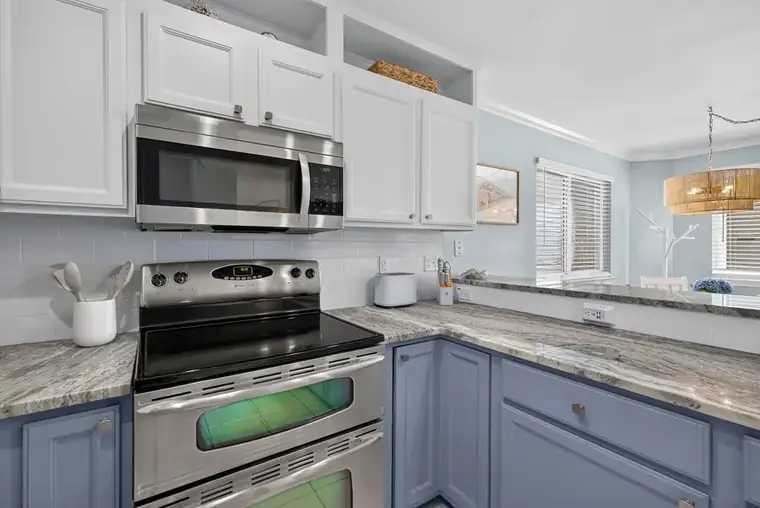 Kitchen range and counter space